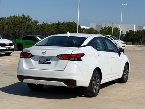 Used 2025 Nissan Versa SV FWD image 4