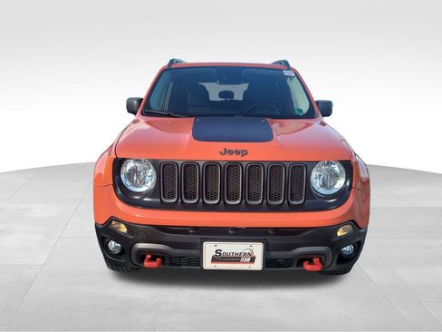Used 2017 Jeep Renegade Trailhawk image 9