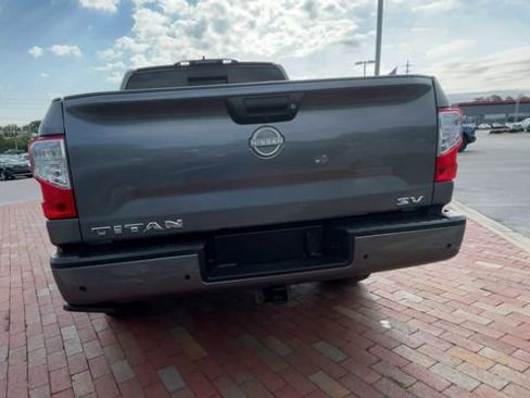 Used 2023 Nissan Titan SV w/ SV Convenience Package RWD image 8