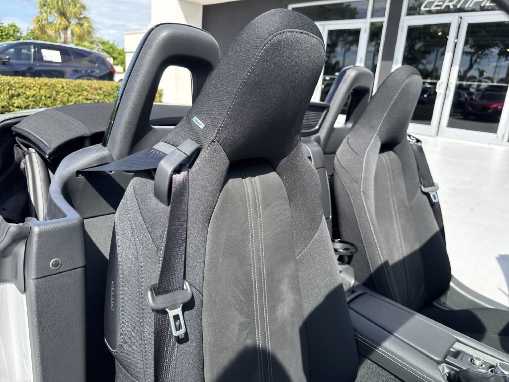 Used 2025 MAZDA MX-5 Miata Club RWD image 45