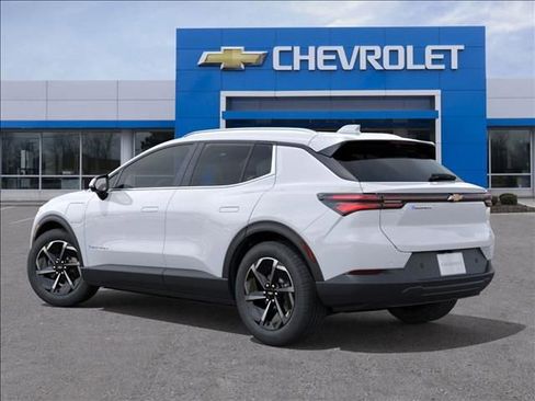 New 2026 Chevrolet Equinox EV LT image 3