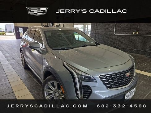 Certified 2023 Cadillac XT4 Premium Luxury w/ Technology Package FWD image 4