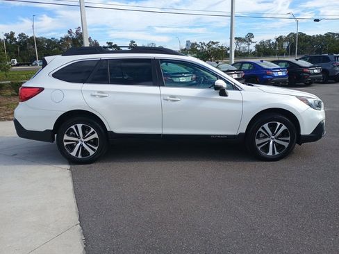 Used 2018 Subaru Outback 2.5i Limited image 4
