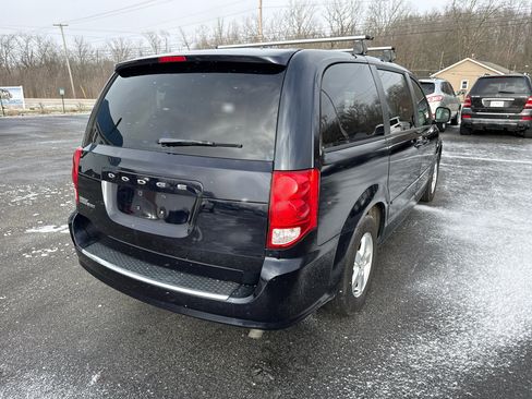 Used 2011 Dodge Grand Caravan Mainstreet image 5