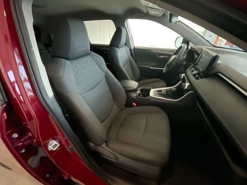 Certified 2022 Toyota RAV4 XLE image 24