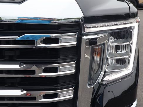 Used 2023 GMC Sierra 2500 SLE AWD/4WD image 16