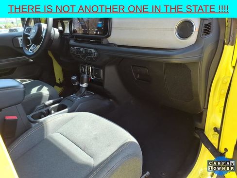 Used 2024 Jeep Wrangler Unlimited Sahara AWD/4WD image 10