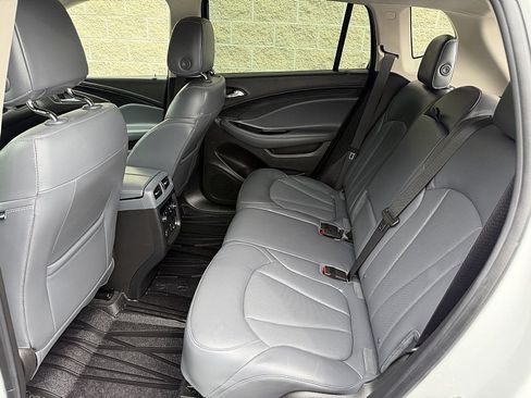 Used 2019 Buick Envision Essence FWD image 18