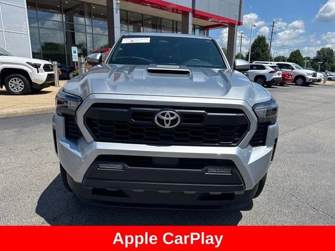 Used 2024 Toyota Tacoma TRD Sport AWD/4WD image 11