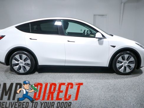 Used 2022 Tesla Model Y Long Range AWD/4WD image 6