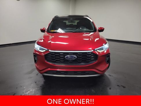 Used 2023 Ford Escape ST-Line Elite w/ Premium Technology Package AWD/4WD image 3
