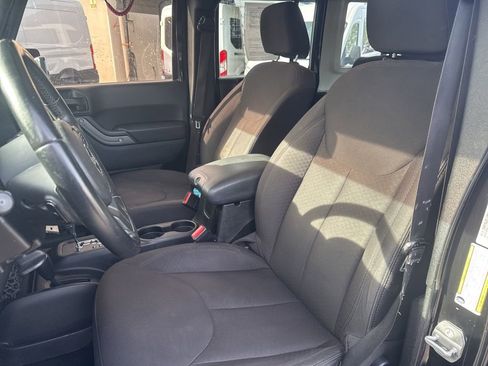 Used 2014 Jeep Wrangler Unlimited Sport w/ Quick Order Package 24S AWD/4WD image 12