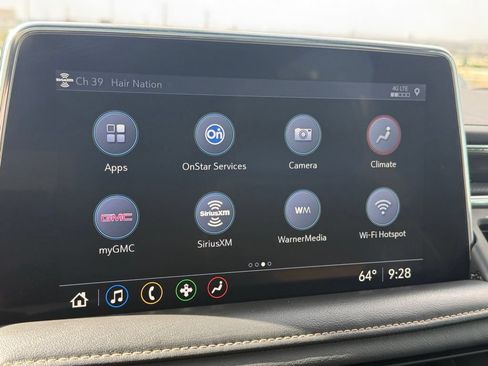 Used 2021 GMC Yukon AT4 w/ Technology Package AWD/4WD image 19