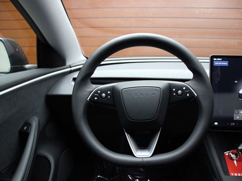 Used 2024 Tesla Model 3 Long Range AWD/4WD image 40