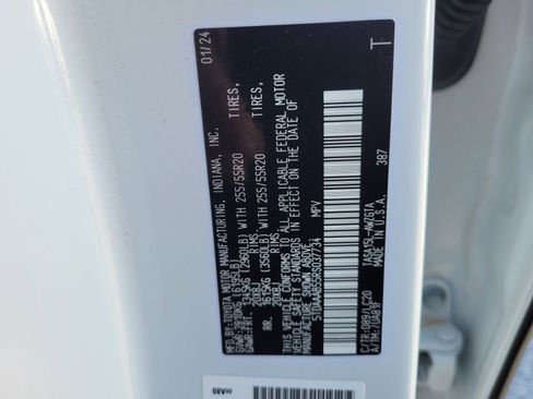 Used 2024 Toyota Grand Highlander Limited image 19