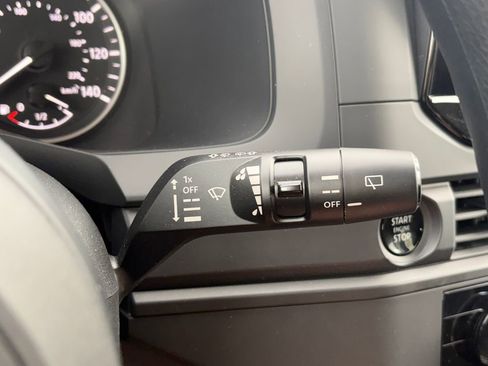 Used 2025 Nissan Pathfinder S image 16