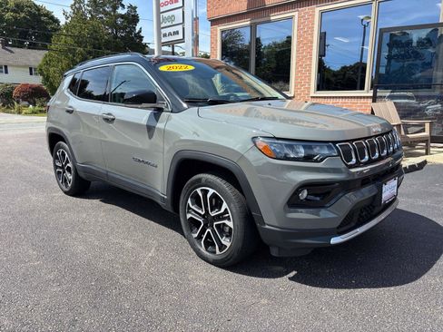 Used 2022 Jeep Compass Limited image 26