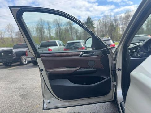 Used 2016 BMW X3 xDrive28i image 9