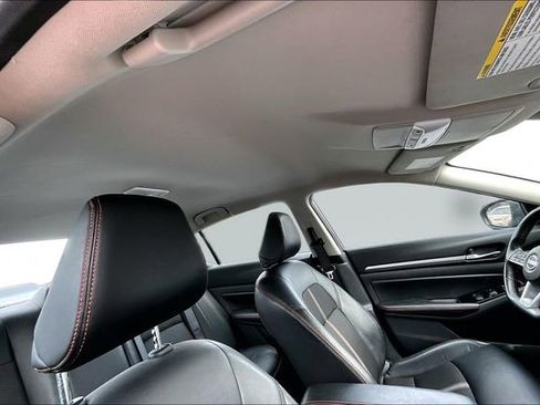 Used 2024 Nissan Altima 2.5 SR image 19