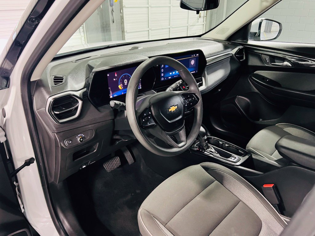 Used 2025 Chevrolet TrailBlazer LT FWD image 21