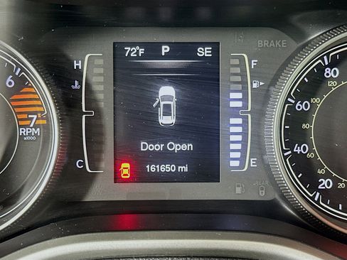 Used 2016 Jeep Cherokee Latitude FWD image 18