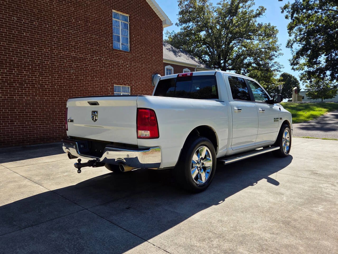 Used 2017 RAM 1500 Big Horn RWD image 5