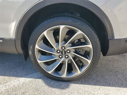 Used 2021 Lincoln Nautilus Reserve w/ Equipment Group 202A image 10