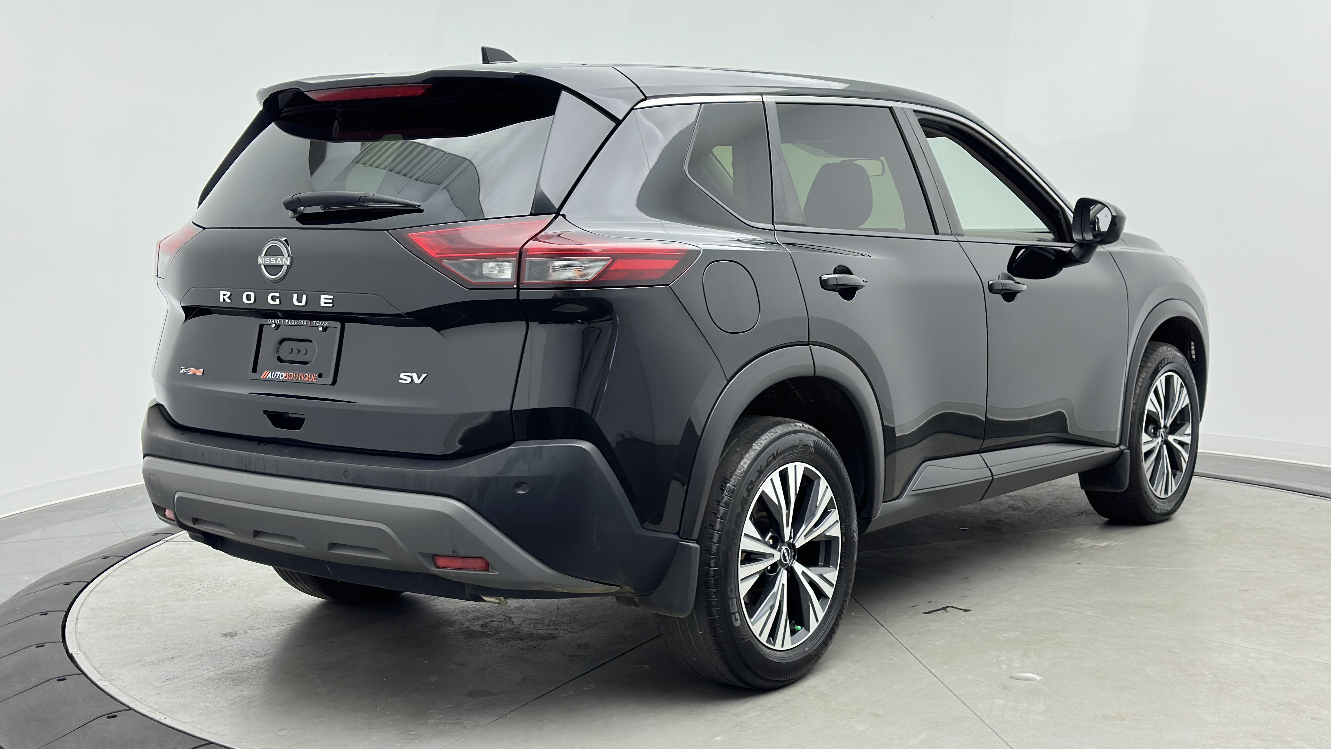 Used 2023 Nissan Rogue SV FWD image 7