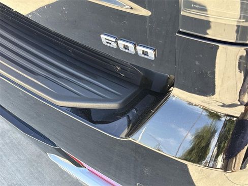 Used 2024 Cadillac Escalade ESV Premium Luxury image 32