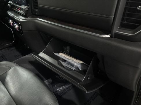 Used 2025 GMC Sierra 1500 SLT AWD/4WD image 40