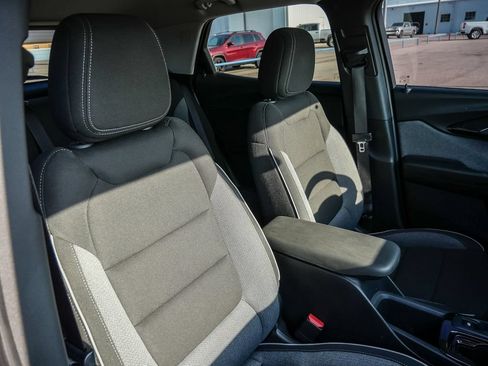 Used 2022 Chevrolet TrailBlazer LT w/ Convenience Package FWD image 18