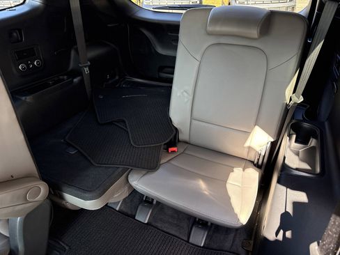 Used 2019 Hyundai Santa Fe XL image 17