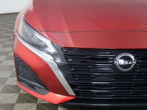 Used 2023 Nissan Altima 2.5 SV FWD image 10