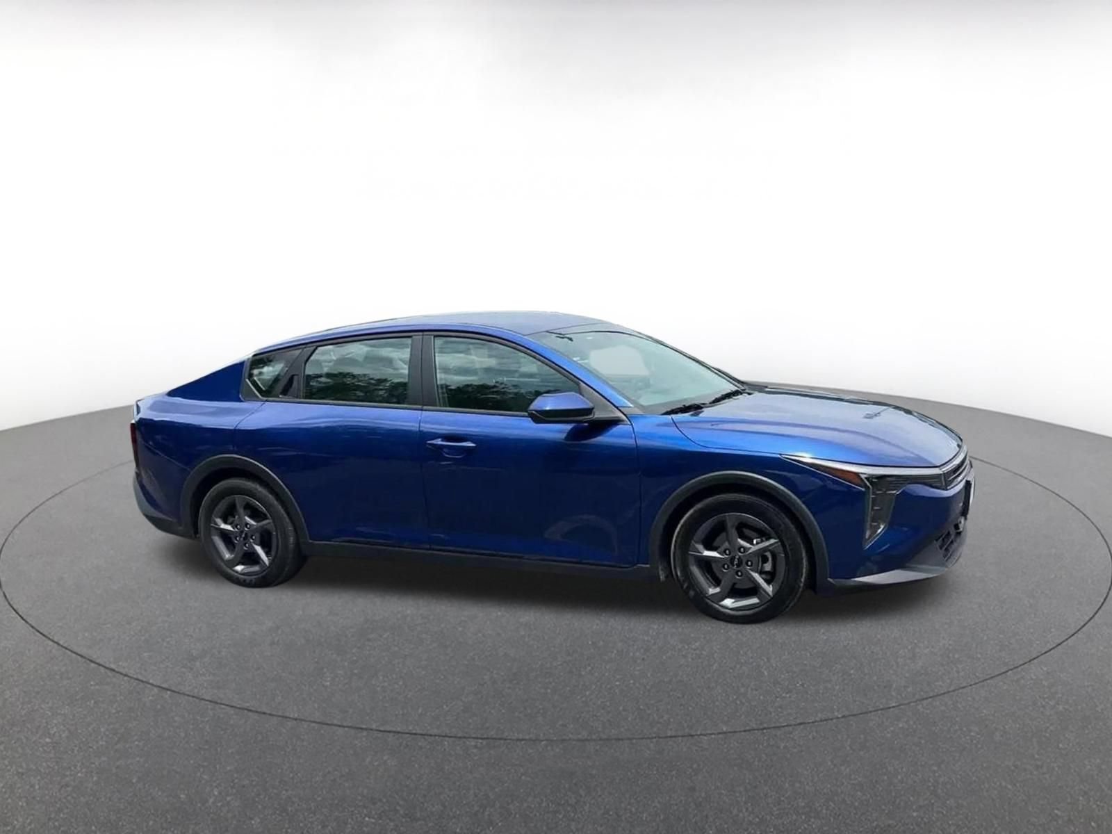 Used 2025 Kia K4 FWD image 2