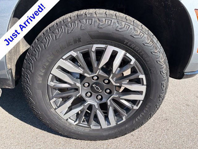 Used 2025 Chevrolet Suburban Z71 AWD/4WD image 22