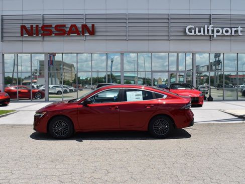Used 2026 Nissan Sentra SV w/ SV Convenience Package FWD image 3