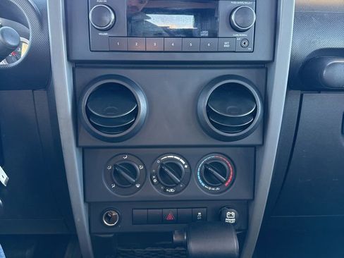 Used 2010 Jeep Wrangler Unlimited Sport image 14