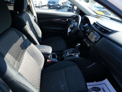 Used 2018 Nissan Rogue SV w/ Premium Package AWD/4WD image 28