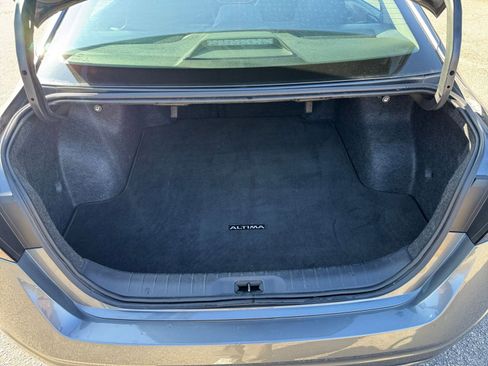 Used 2025 Nissan Altima 2.5 SV image 25