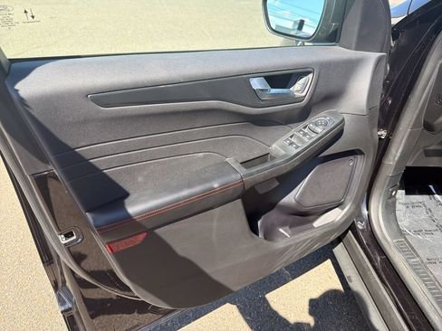 Used 2023 Ford Escape ST-Line w/ Tech Pack #1 AWD/4WD image 10