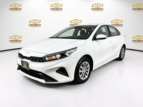 Used 2024 Kia Forte LX FWD image 3