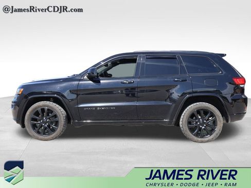 Used 2020 Jeep Grand Cherokee Altitude image 2