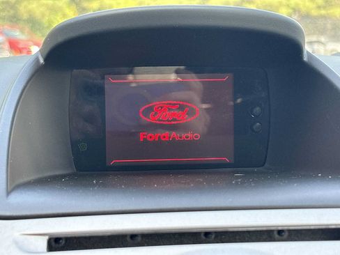 Used 2013 Ford Fiesta SE FWD image 4