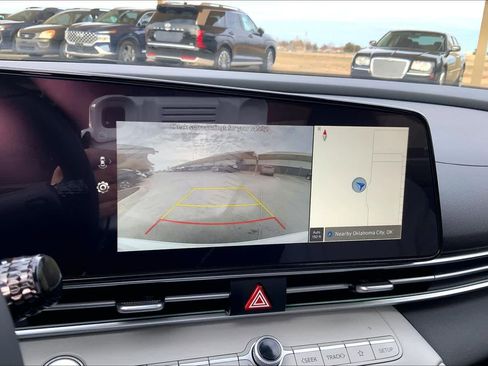 Certified 2025 Hyundai Elantra Limited image 28