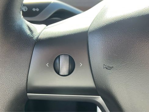 Used 2022 Tesla Model Y Performance AWD/4WD image 30
