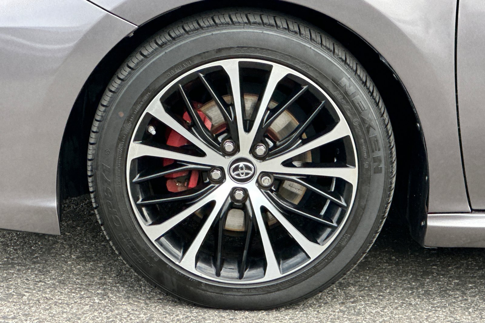 Used 2018 Toyota Camry SE FWD image 34