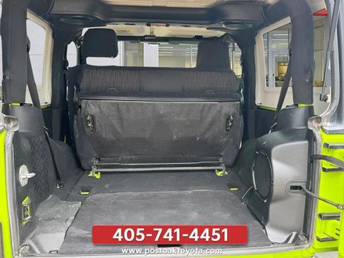 Used 2012 Jeep Wrangler Rubicon w/ PWR Convenience Group AWD/4WD image 9