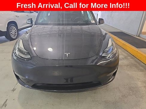 Used 2024 Tesla Model Y Long Range AWD/4WD image 2
