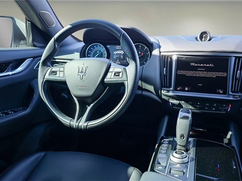 Used 2022 Maserati Levante Modena image 10