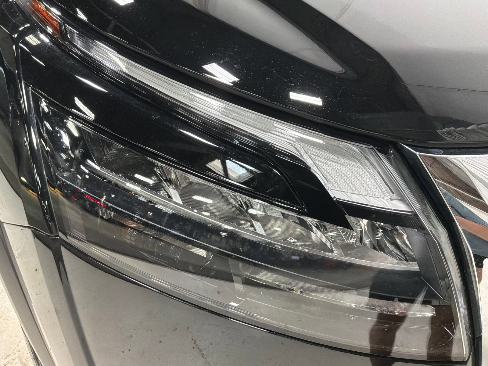 Used 2025 Nissan Pathfinder SL AWD/4WD image 27